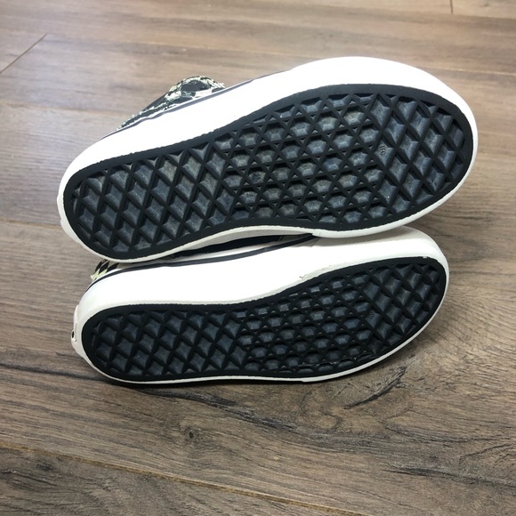 ~SOLD~ Vans Slip On Sneakers - Picture 7 of 8